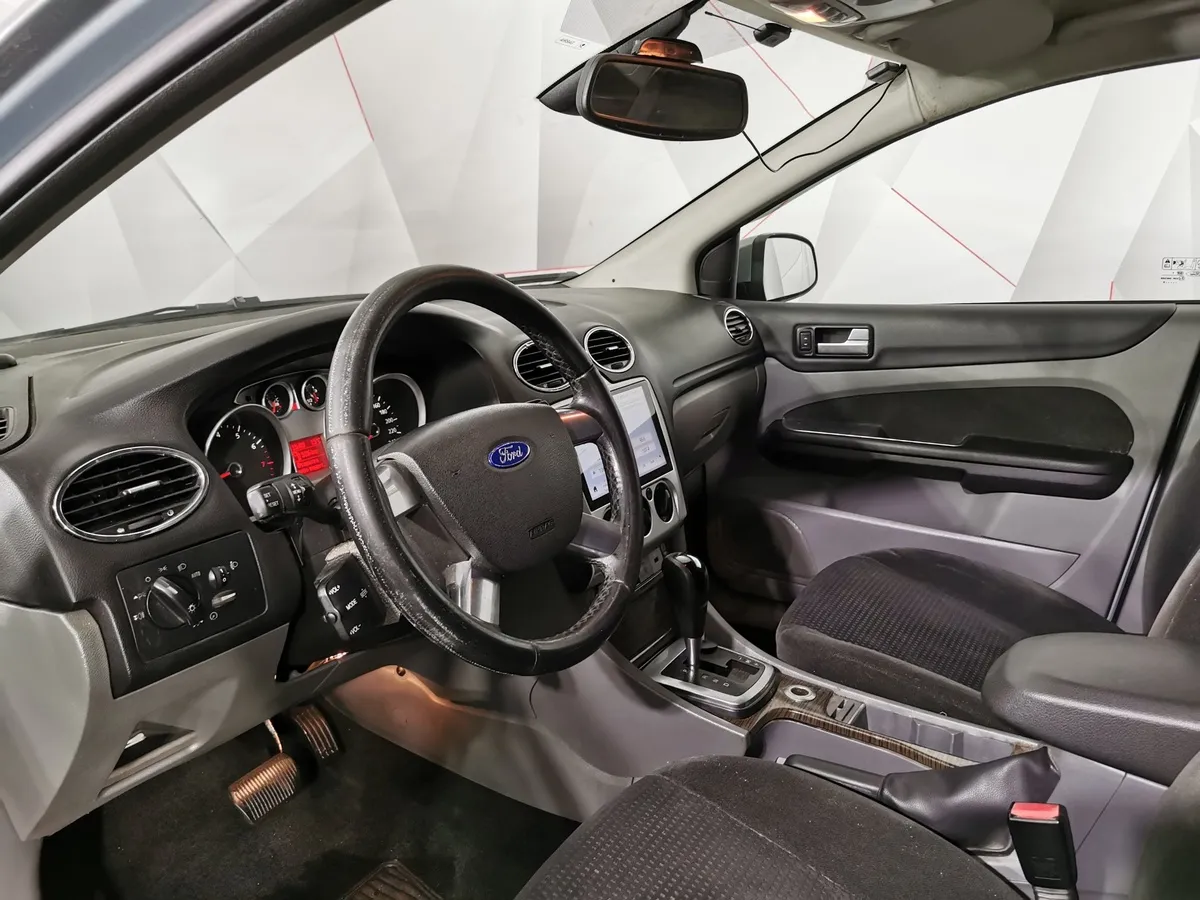 Ford Focus 1.6 AT (101 л.с.) Ghia Серый в АВИЛОН. Слайд №19