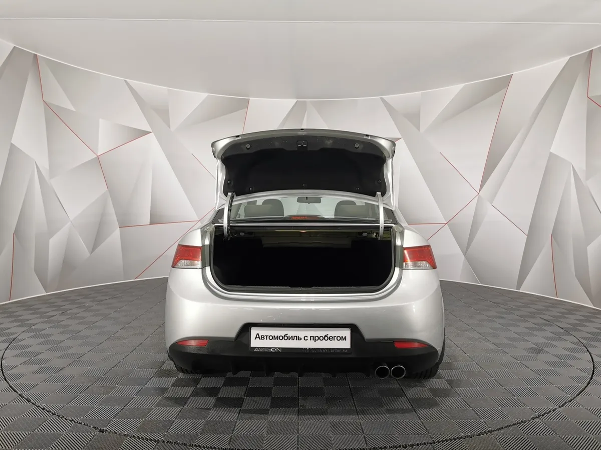 Kia Cerato 1.6 AT (126 л.с.) Серебристый в АВИЛОН. Слайд №10