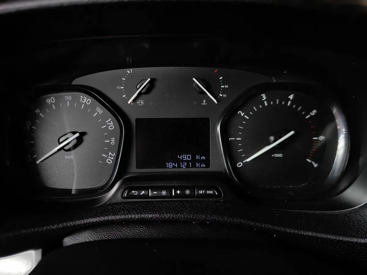 Citroen SpaceTourer 2.0 HDi AT M (150 л.с.) Feel Черный в АВИЛОН. Слайд №14
