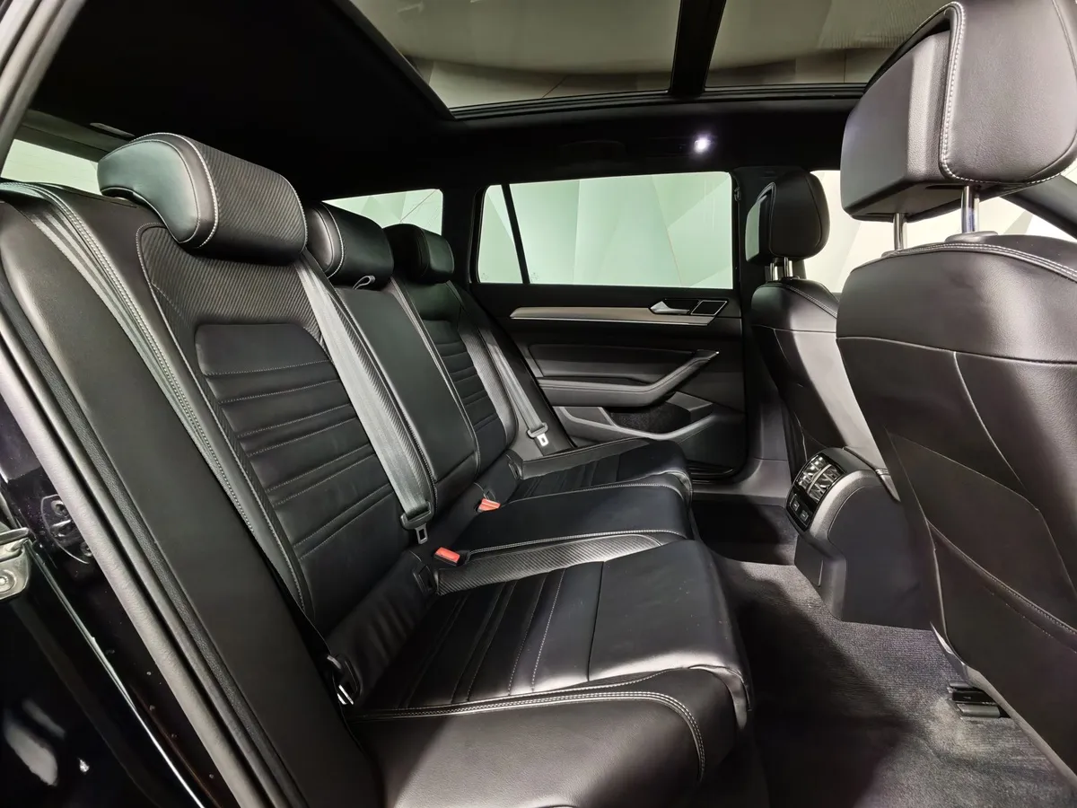 Volkswagen Passat 2.0 TSI BlueMotion DSG 4motion (220 л.с.) Variant Черный в АВИЛОН. Слайд №16
