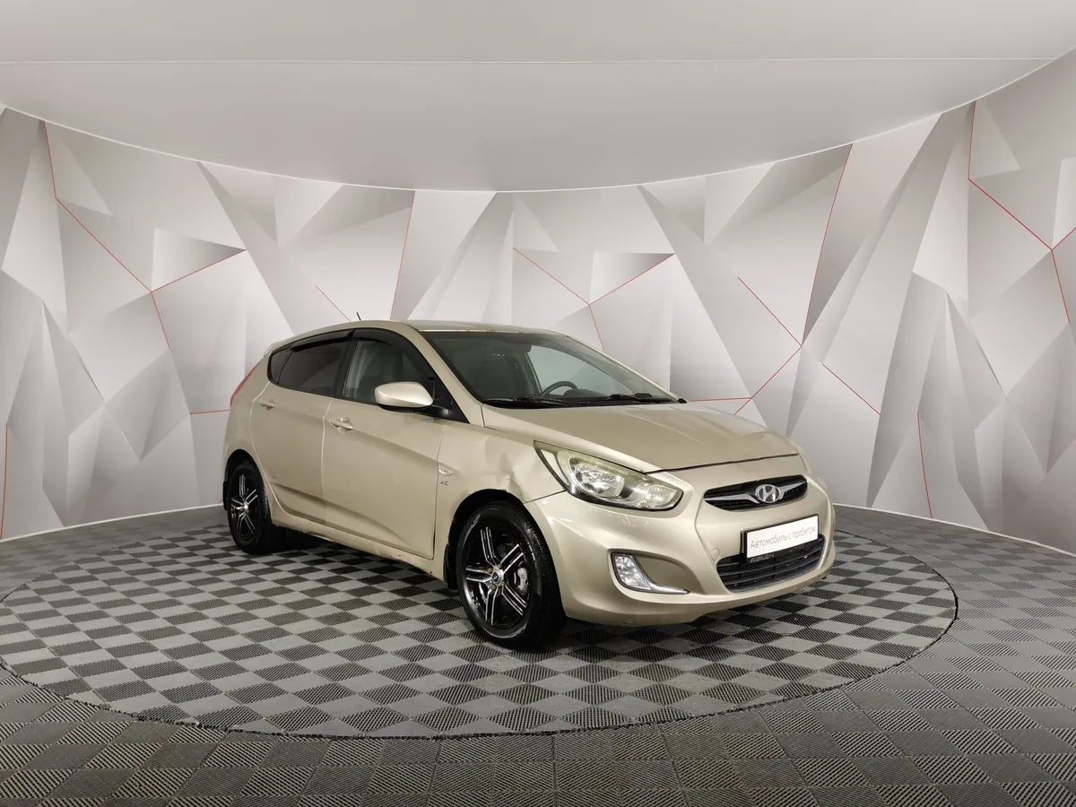 Hyundai Solaris 1.6 AT (123 л.с.) Dynamic Бежевый в АВИЛОН. Слайд №3