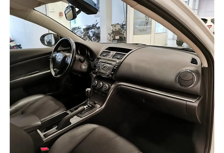 Mazda 6 2.0 SKYACTIV-G AT (150 л.с.) Белый в АВИЛОН. Слайд №12