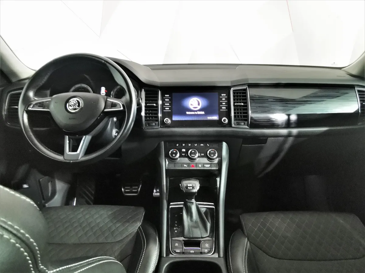 Skoda Kodiaq 2.0 TSI DSG 4X4 (180 л.с.) Белый в АВИЛОН. Слайд №13