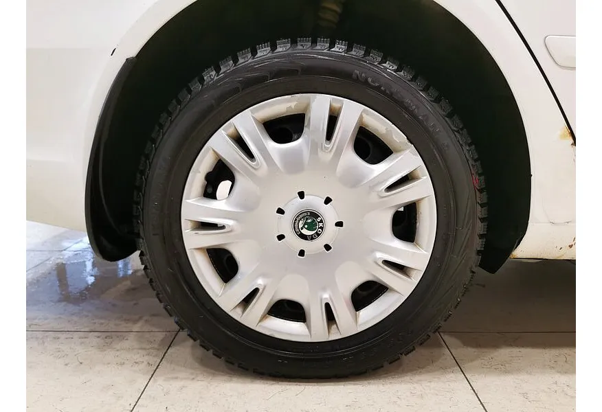 Skoda Octavia 1.8 TSI MT (152 л.с.) Ambition (CKD) Белый в АВИЛОН. Слайд №9