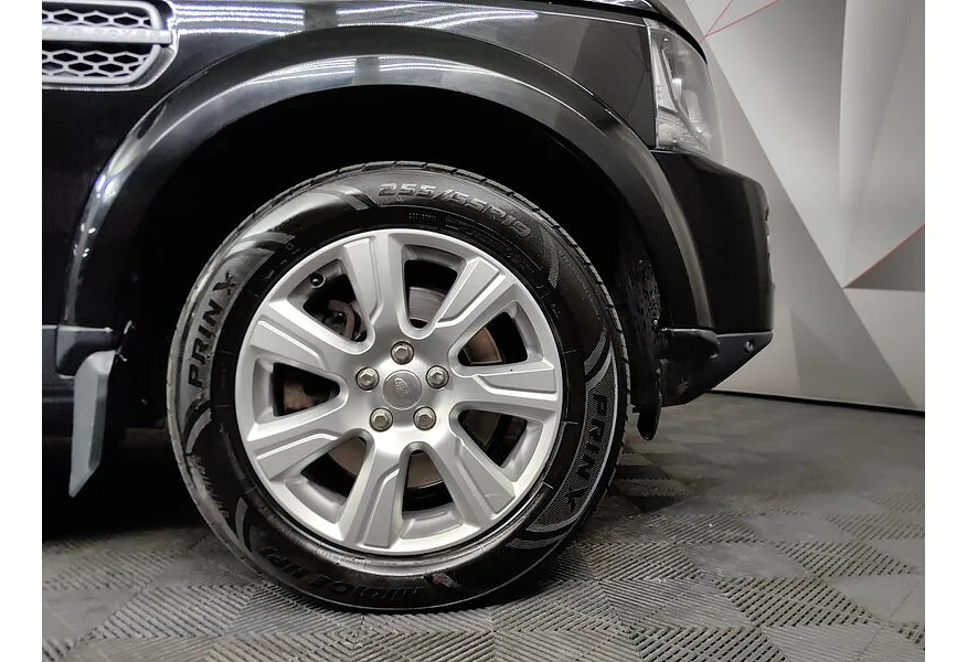 Land Rover Discovery 3.0 SDV6 AT 4WD (249 л.с.) Graphite LE Черный в АВИЛОН. Слайд №9