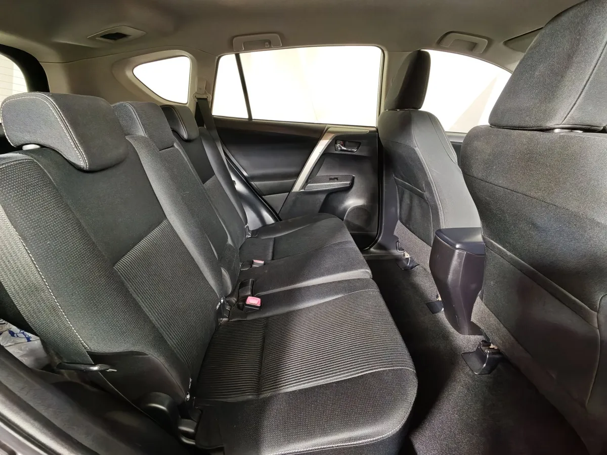 Toyota RAV4 2.0 CVT FWD (146 л.с.) Серебристый в АВИЛОН. Слайд №16
