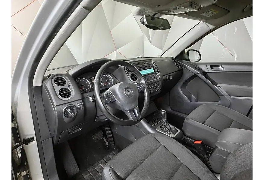 Volkswagen Tiguan 1.4 TSI BlueMotion DSG (150 л.с.) Желтый в АВИЛОН. Слайд №12