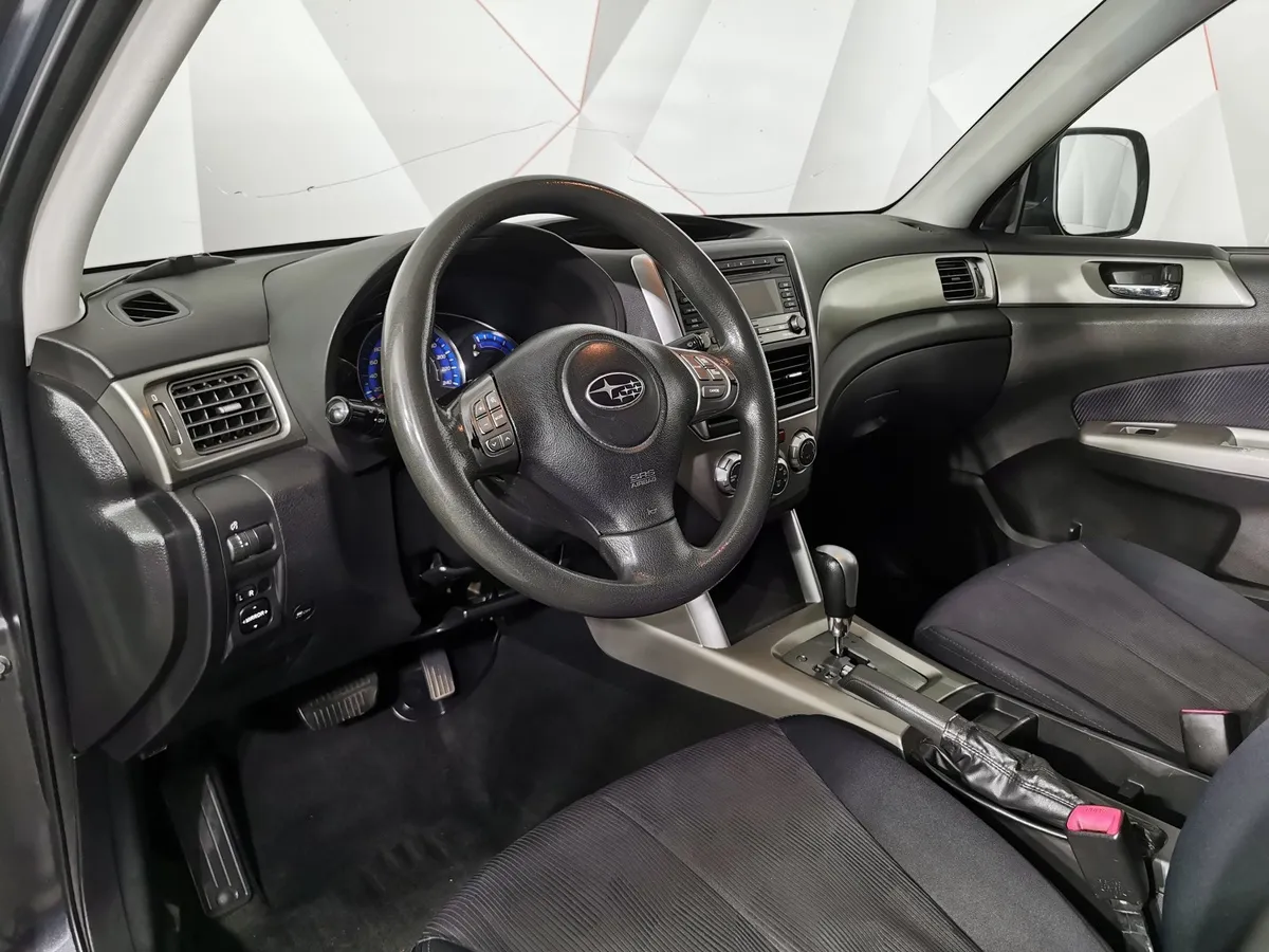 Subaru Forester 2.0X E-AT (150 л.с.) Серый в АВИЛОН. Слайд №18