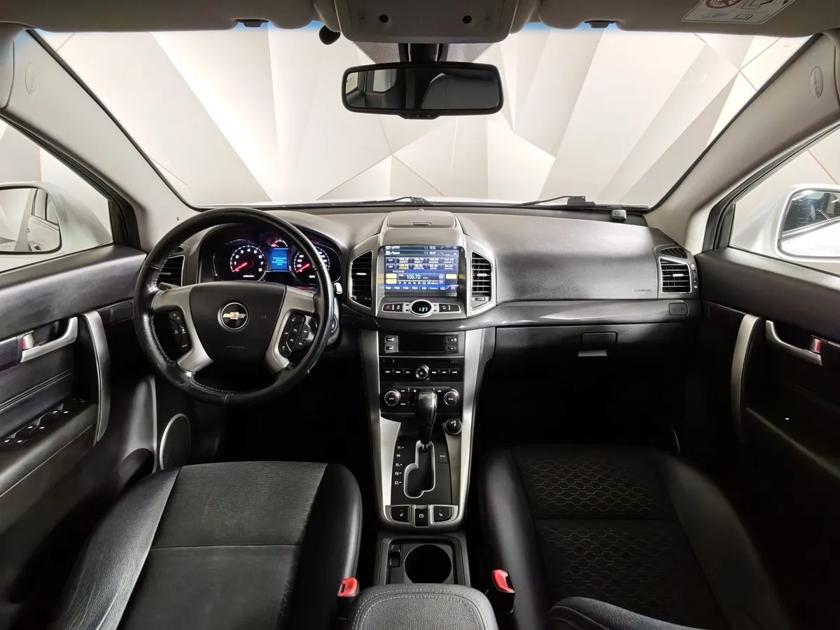 Chevrolet Captiva 2.4 AT (5 мест) (167 л.с.) LT Белый в АВИЛОН. Слайд №14