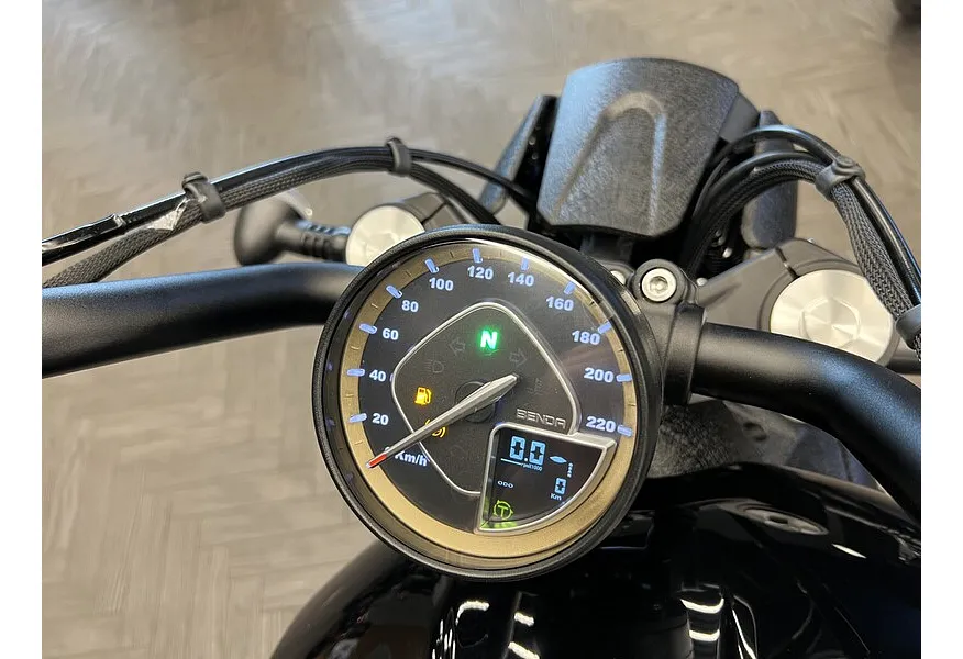 LIVE. Слайд №10