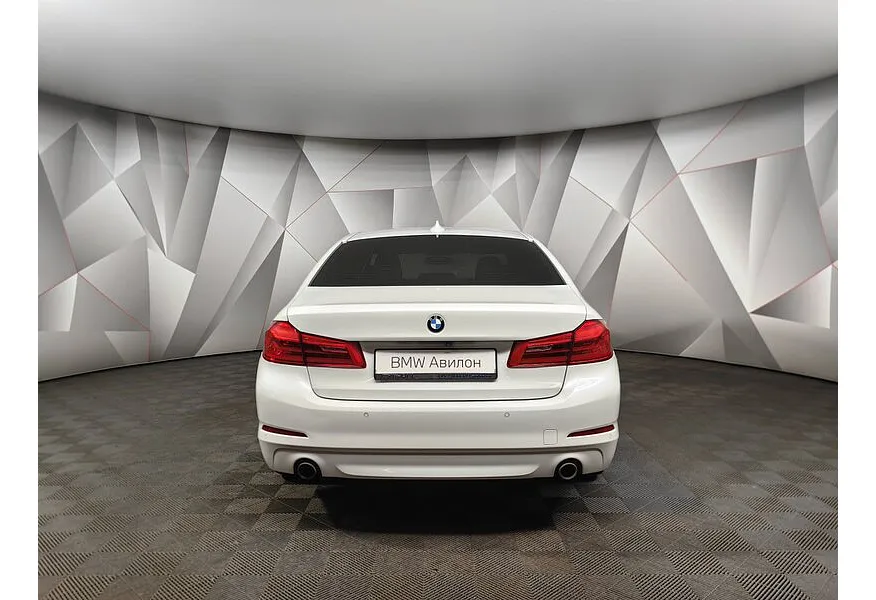 BMW 5 серия 530i xDrive Steptronic (249 л.с.) Белый в АВИЛОН. Слайд №4
