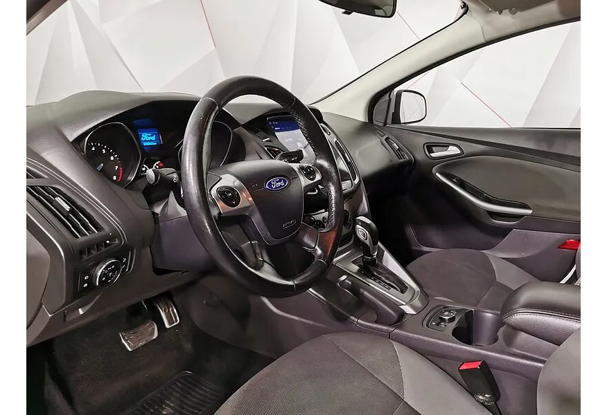 Ford Focus 2.0 PowerShift (150 л.с.) Trend Серебристый в АВИЛОН. Слайд №19