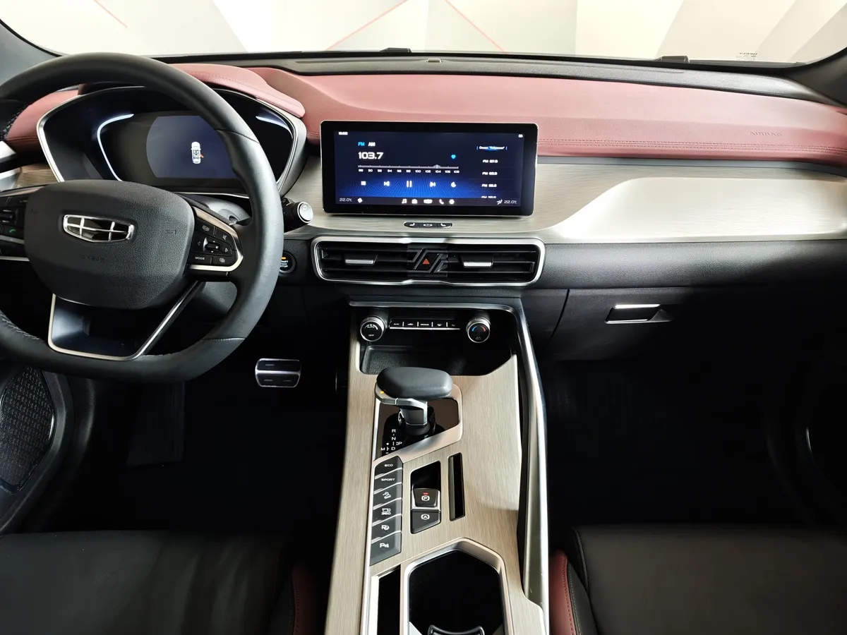 Geely Coolray 1.5T 7DCT 2WD (150 л.с.) Flagship Красный в АВИЛОН. Слайд №15