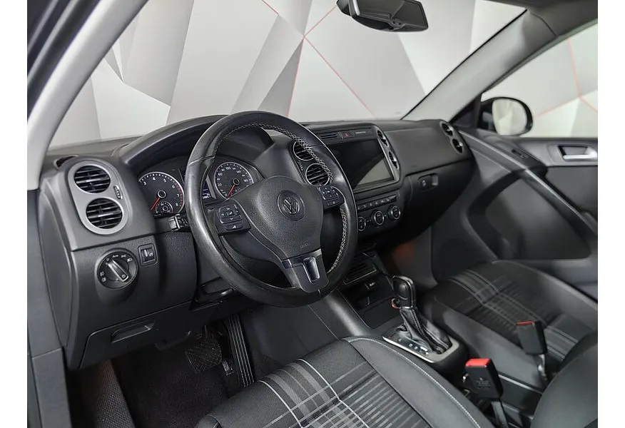 Volkswagen Tiguan 2.0 TSI 4Motion AT (180 л.с.) CLUB Серый в АВИЛОН. Слайд №18