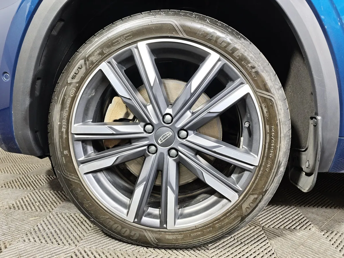 Geely Monjaro 2.0T 8AT 4WD (238 л.с.) Exclusive Синий в АВИЛОН. Слайд №9
