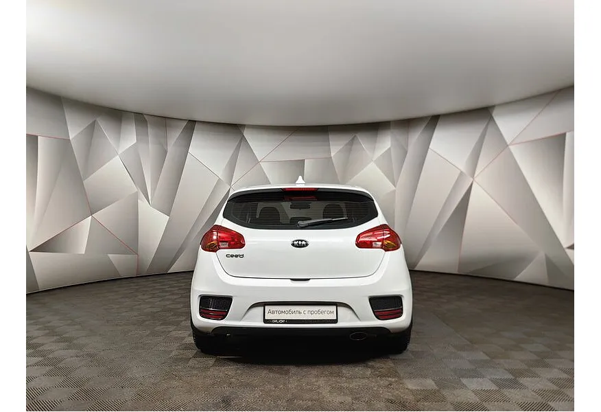 Kia Ceed 1.6 AT (130 л.с.) Comfort Белый в АВИЛОН. Слайд №8