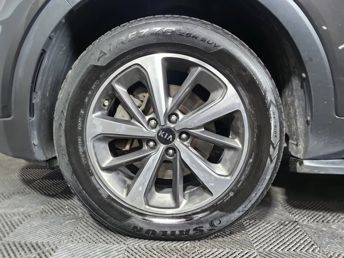Kia Sorento 2.2 D AT AWD (5 мест) (200 л.с.) Prestige Коричневый в АВИЛОН. Слайд №9
