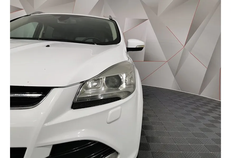 Ford Kuga 1.6 EcoBoost AT AWD (182 л.с.) Titanium Белый в АВИЛОН. Слайд №10