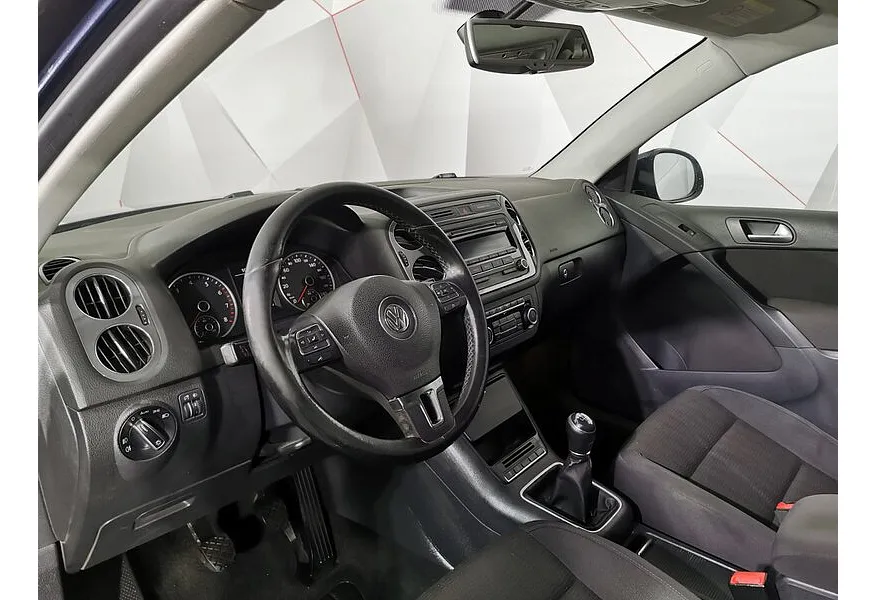 Volkswagen Tiguan 1.4 TSI BlueMotion MT (122 л.с.) Trend & Fun Синий в АВИЛОН. Слайд №19
