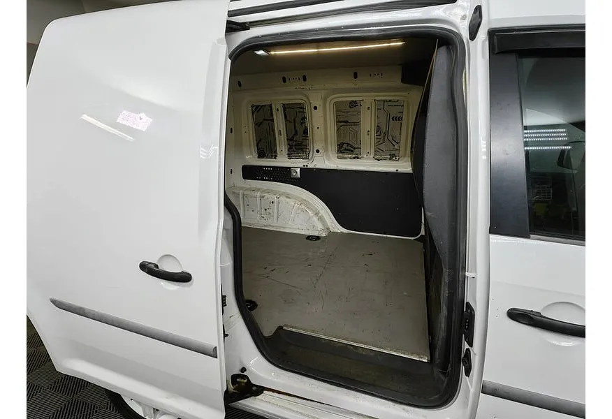 Volkswagen Caddy 1.6 MPI MT (110 л.с.) Белый в АВИЛОН. Слайд №14