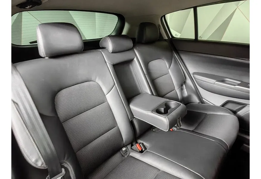 Kia Sportage 2.0 AT 4WD (150 л.с.) Luxe Белый в АВИЛОН. Слайд №17