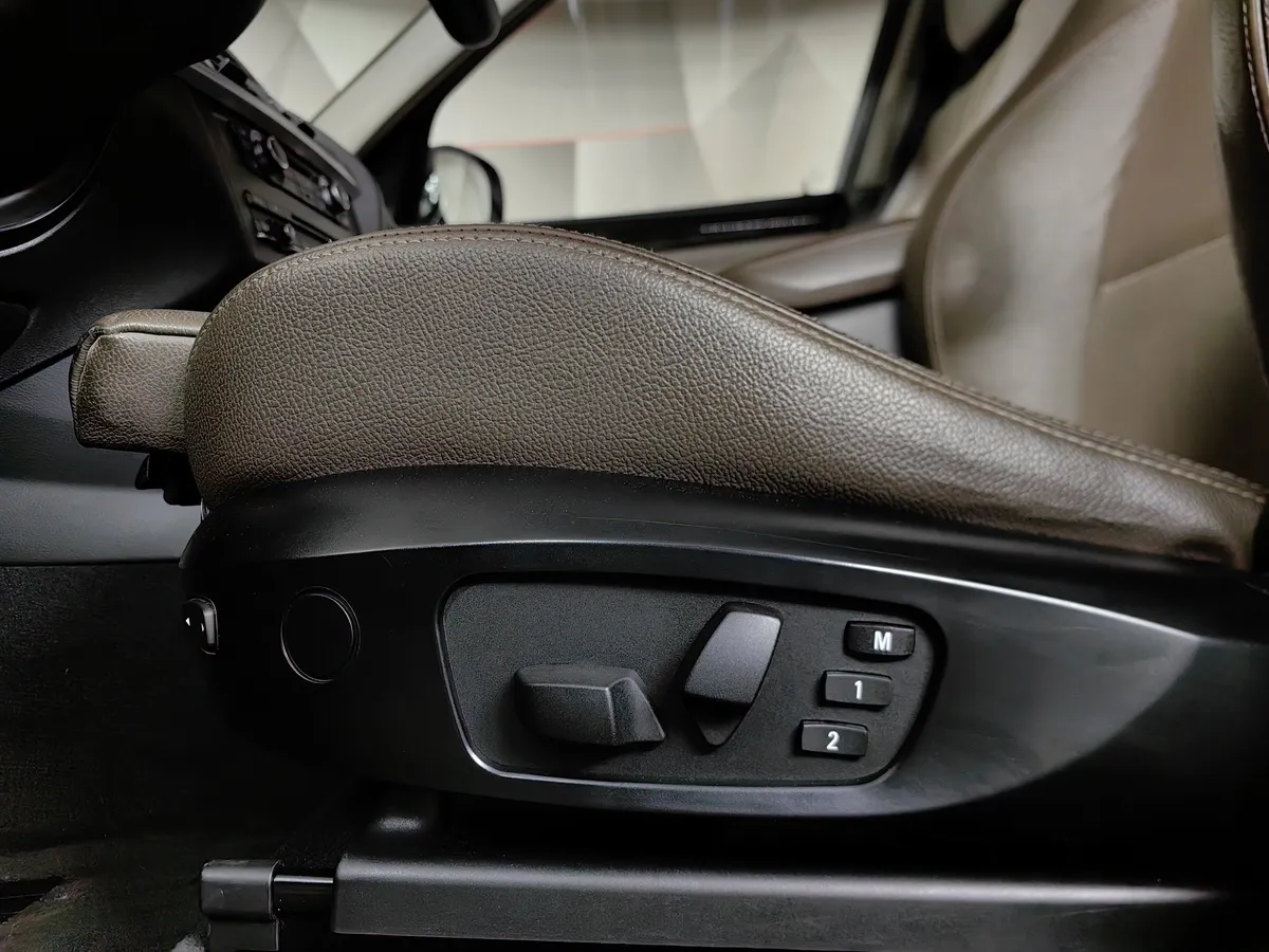 BMW X3 xDrive20d AT (184 л.с.) Base Локальная сборка Коричневый в АВИЛОН. Слайд №18