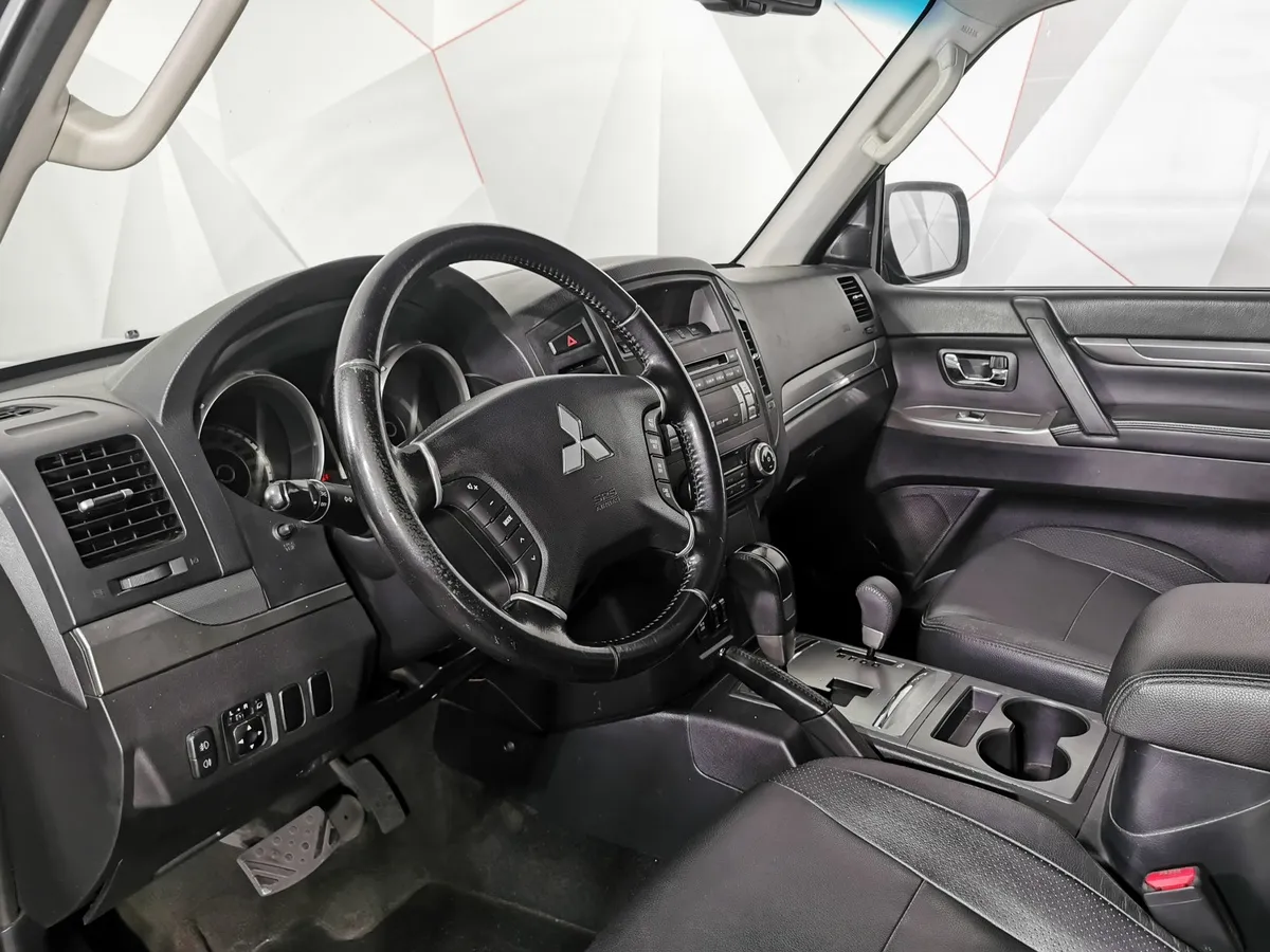 Mitsubishi Pajero 3.0 AT AWD (178 л.с.) Черный в АВИЛОН. Слайд №18
