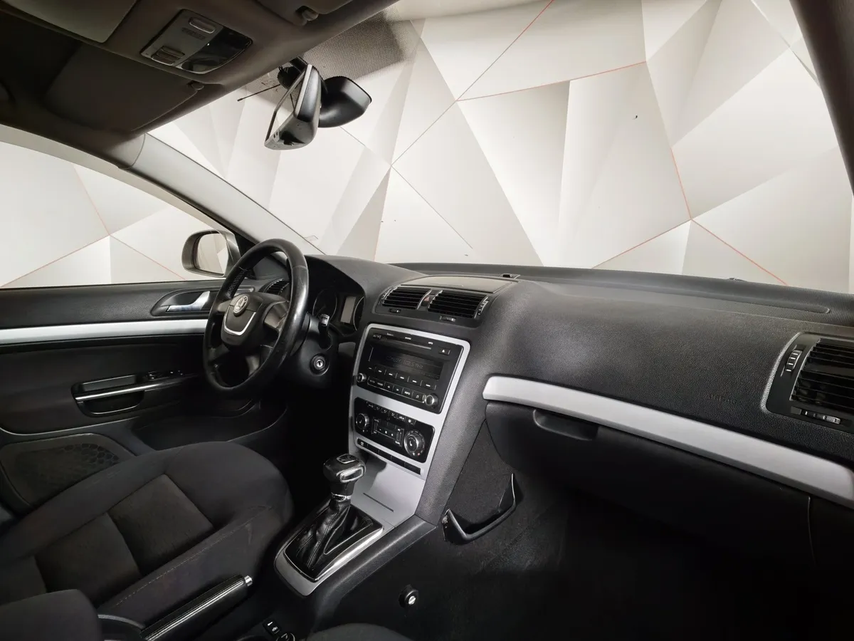 Skoda Octavia 1.6 Tiptronic (102 л.с.) Серый в АВИЛОН. Слайд №10
