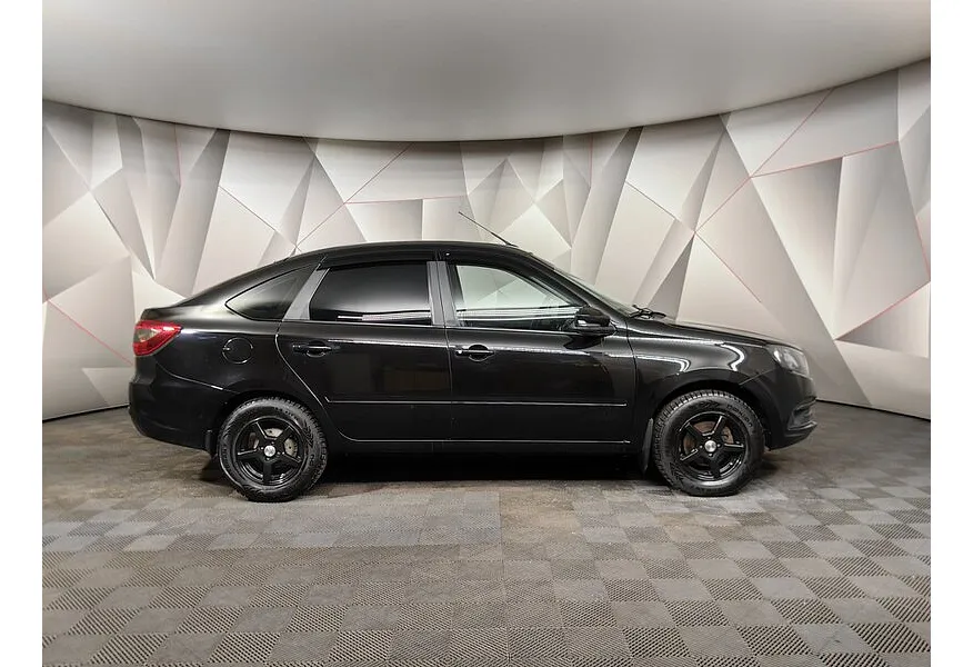 ВАЗ (Lada) Granta 1.6 MT (90 л.с.) Comfort Черный в АВИЛОН. Слайд №6