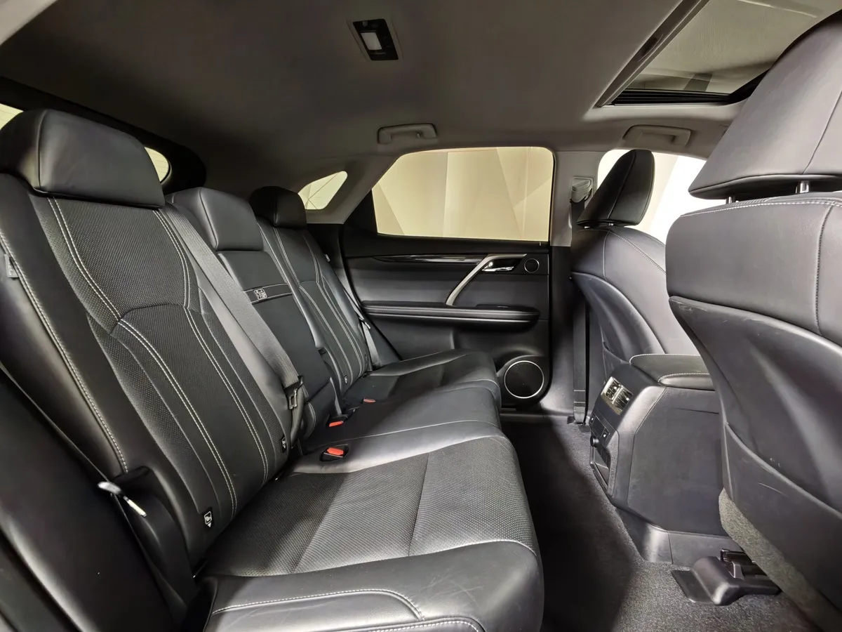 Lexus RX 350 AT AWD (300 л.с.) Executive Черный в АВИЛОН. Слайд №16