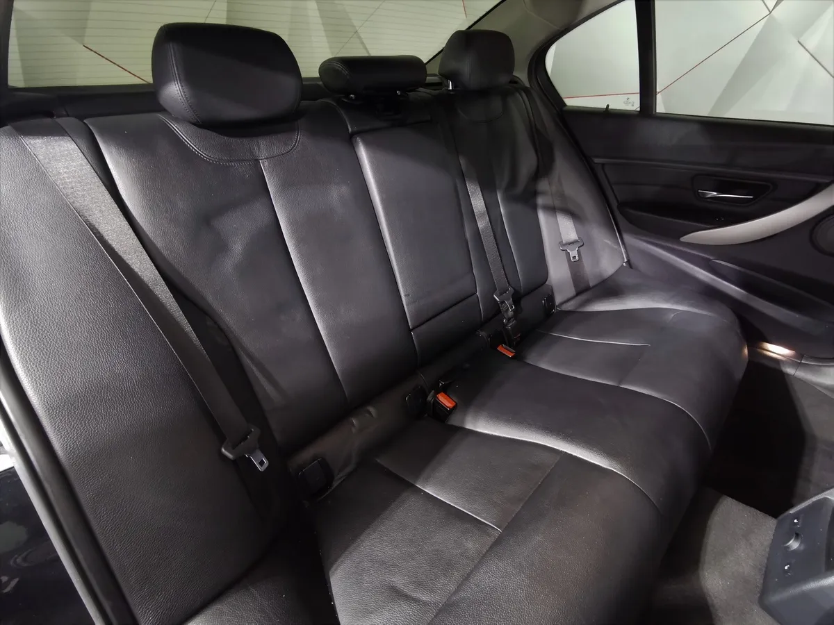 BMW 3 серия 320i AT (184 л.с.) Черный в АВИЛОН. Слайд №14