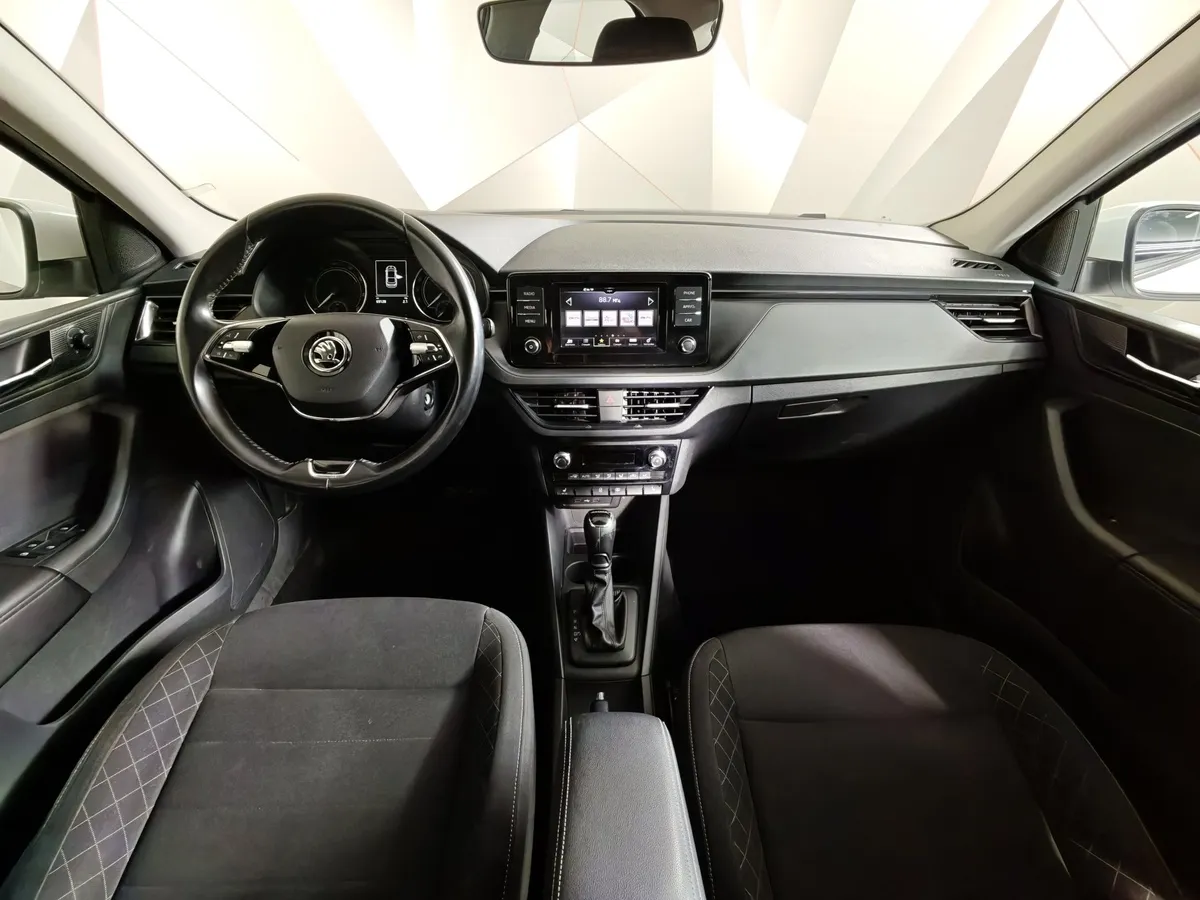Skoda Rapid 1.6 AT (110 л.с.) Белый в АВИЛОН. Слайд №14