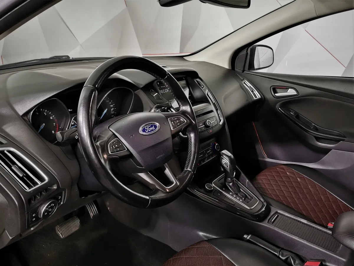 Ford Focus 1.5 EcoBoost AT (150 л.с.) Titanium Серый в АВИЛОН. Слайд №19