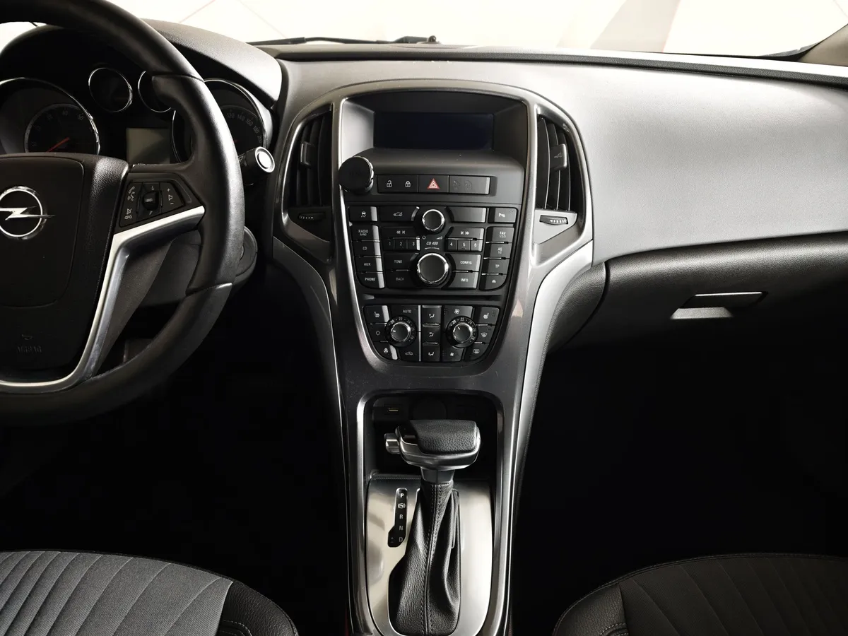 Opel Astra 1.4 Turbo AT (140 л.с.) Коричневый в АВИЛОН. Слайд №14