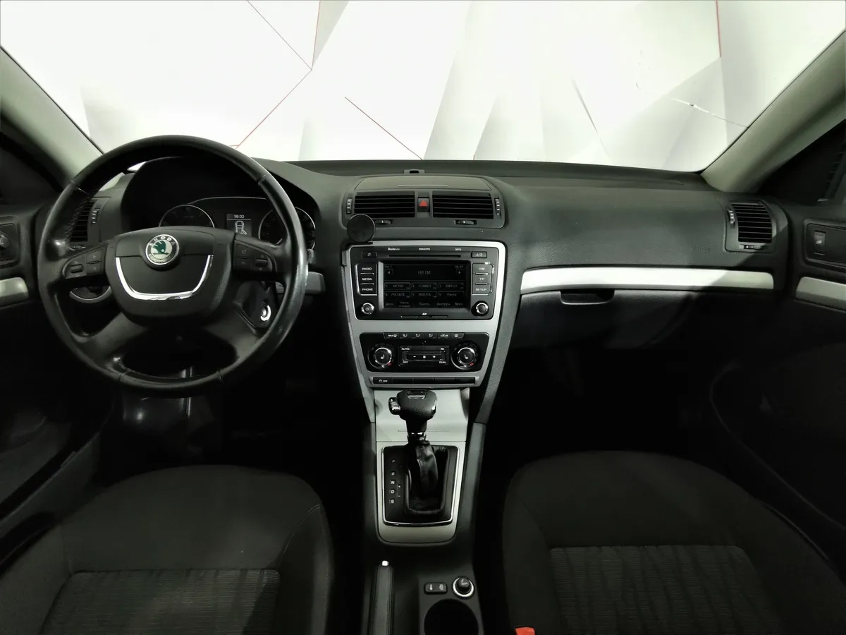 Skoda Octavia 1.8 TSI AT (152 л.с.) Elegance Серебристый в АВИЛОН. Слайд №13