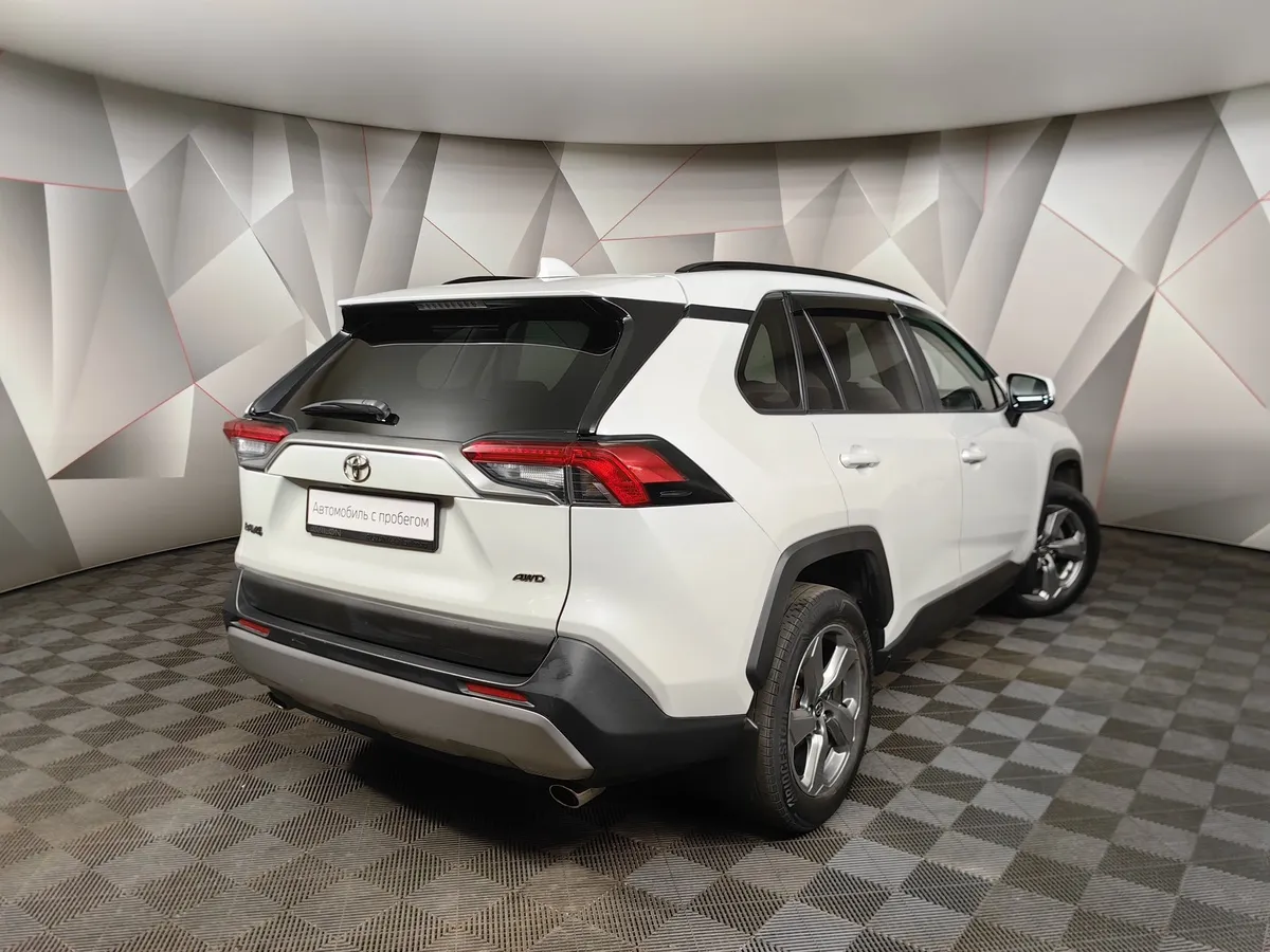 Toyota RAV4 2.0i CVT AWD (149 л.с.) Белый в АВИЛОН. Слайд №2