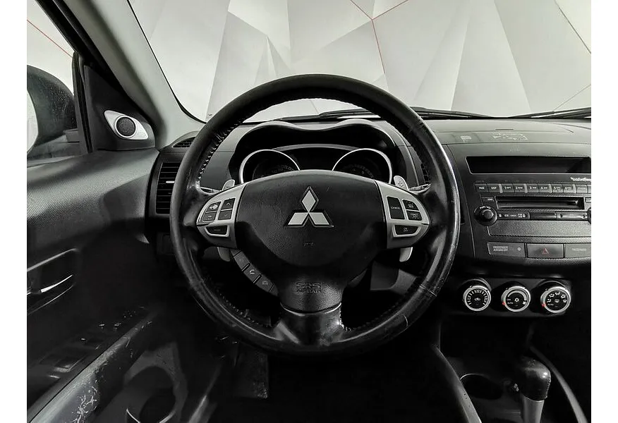 Mitsubishi Outlander 3.0 AT 4WD (220 л.с.) XL Черный в АВИЛОН. Слайд №20