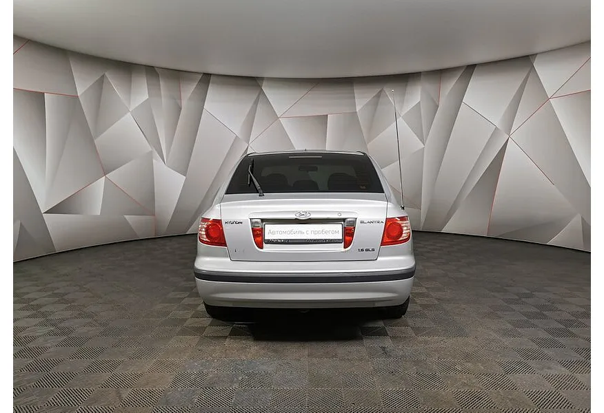 Hyundai Elantra 1.6 MT (105 л.с.) Серебристый в АВИЛОН. Слайд №8