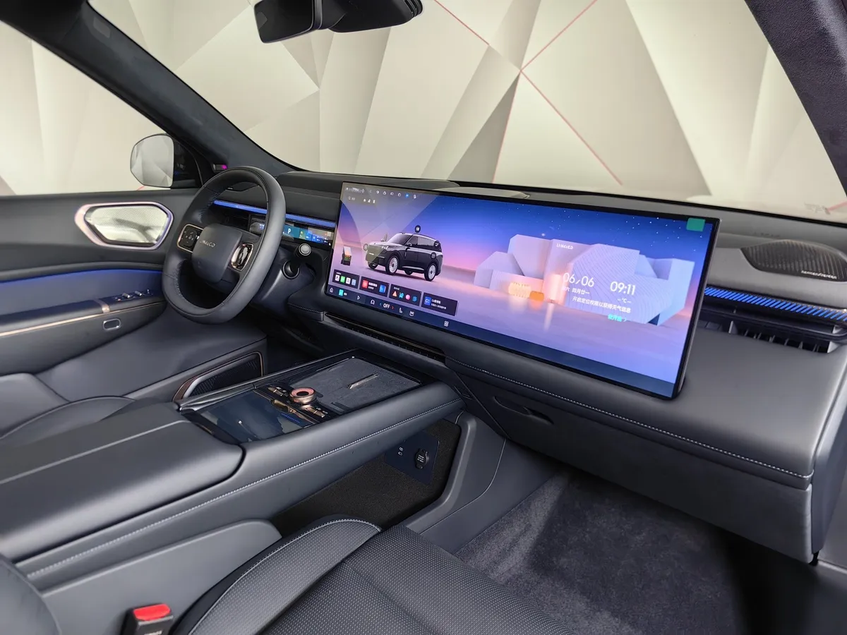 Lynk & Co 900 2.0 AT 4WD (884 л.с.) Discovery Черный в АВИЛОН. Слайд №11