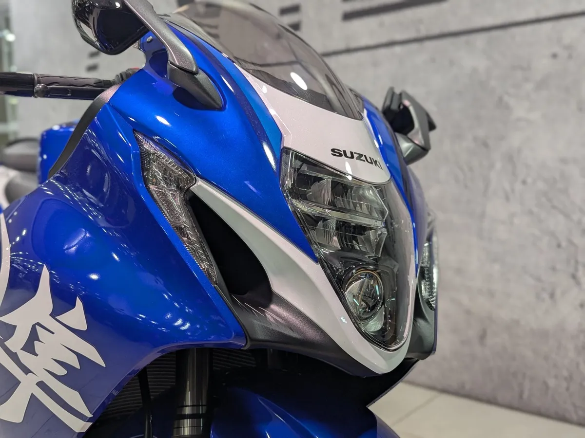 Suzuki GSX1300 R Hayabusa GSX1300 R 1340 см³ (197 л.с.) 1340 Синий в АВИЛОН. Слайд №4