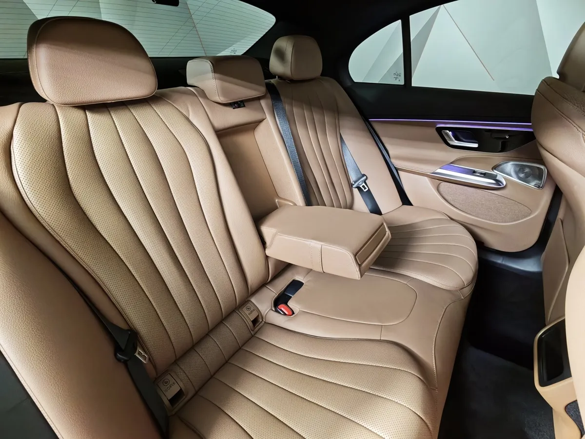 Mercedes-Benz E-Класс E 300 4MATIC (258 л.с.) Белый в АВИЛОН. Слайд №17