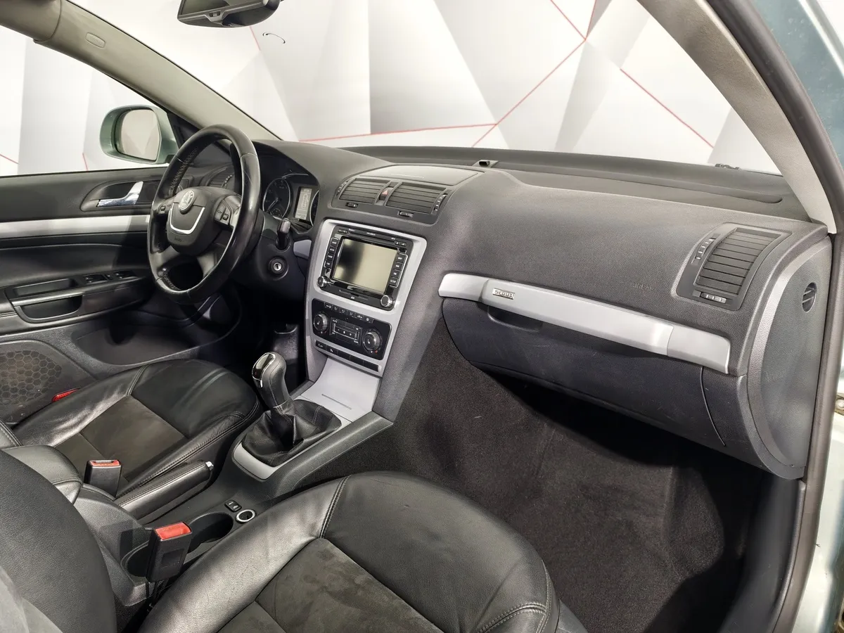 Skoda Octavia 1.8 TSI MT 4x4 (152 л.с.) Scout Зеленый в АВИЛОН. Слайд №12
