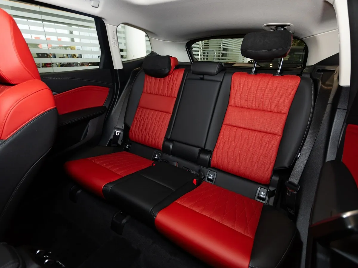 BMW X1 xDrive25 Li (204 л.с.) Белый в АВИЛОН. Слайд №11