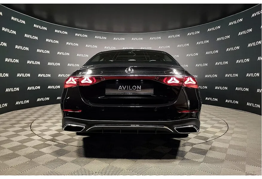 Mercedes-Benz E-Класс E 300 4MATIC (258 л.с.) Черный в АВИЛОН. Слайд №6