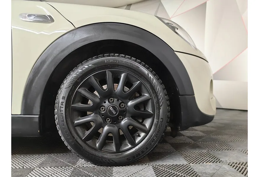 Mini 5 дверей 2.0 AT (192 л.с.) Белый в АВИЛОН. Слайд №7