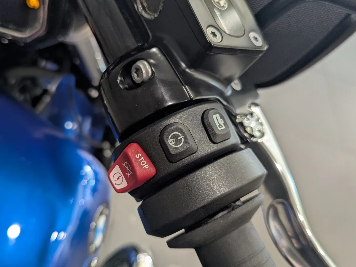BMW Motorrad R 18 R 18 1800 см³ 1800 Синий в АВИЛОН. Слайд №13