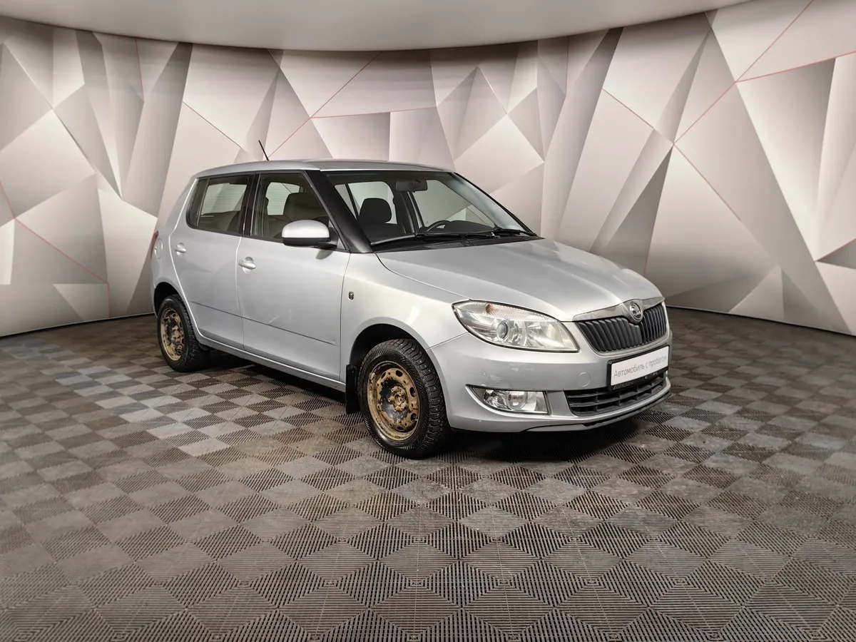 Skoda Fabia 1.6 AT (105 л.с.) Серебристый в АВИЛОН. Слайд №3