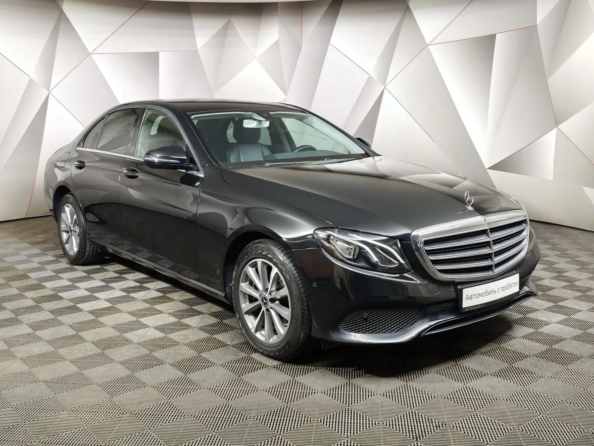 Mercedes-Benz E-Класс E 200 4MATIC 9G-TRONIC (184 л.с.) Premium Черный в АВИЛОН. Слайд №3