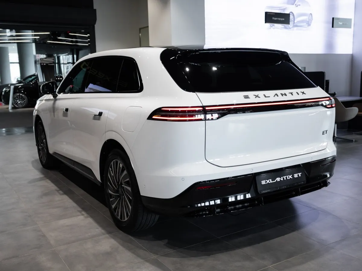 ESTEO Exlantix ET 1.5 AT 4WD (469 л.с.) Белый в АВИЛОН. Слайд №5
