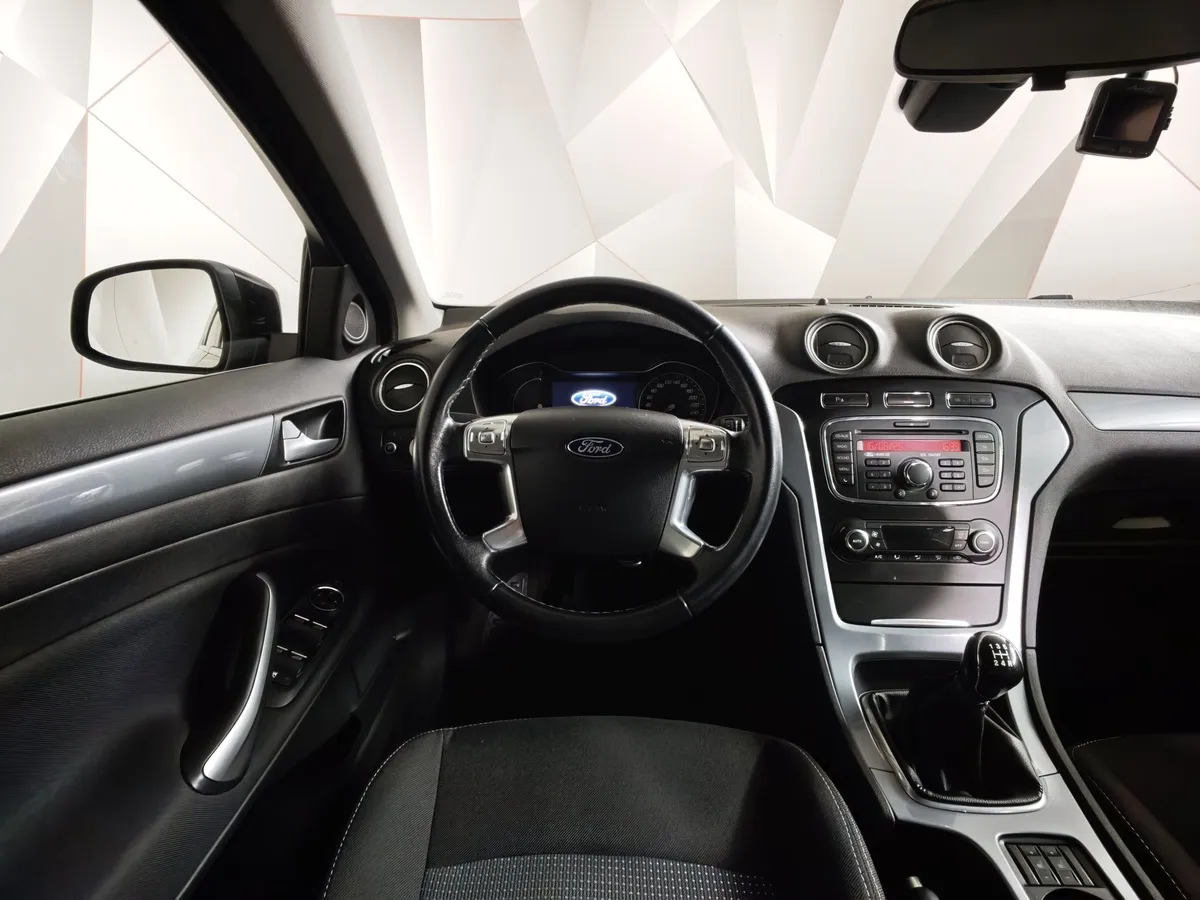 Ford Mondeo 2.0 MT (145 л.с.) Черный в АВИЛОН. Слайд №18